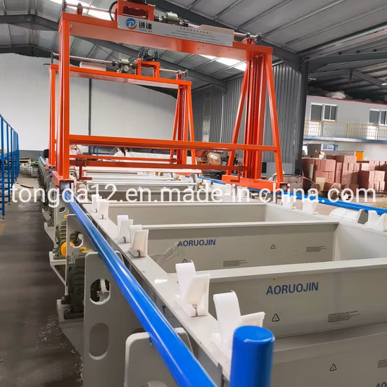 Línea de galvanización automática de la máquina de cromado Tongda11 Equipo de galvanoplastia de revestimiento colgante
